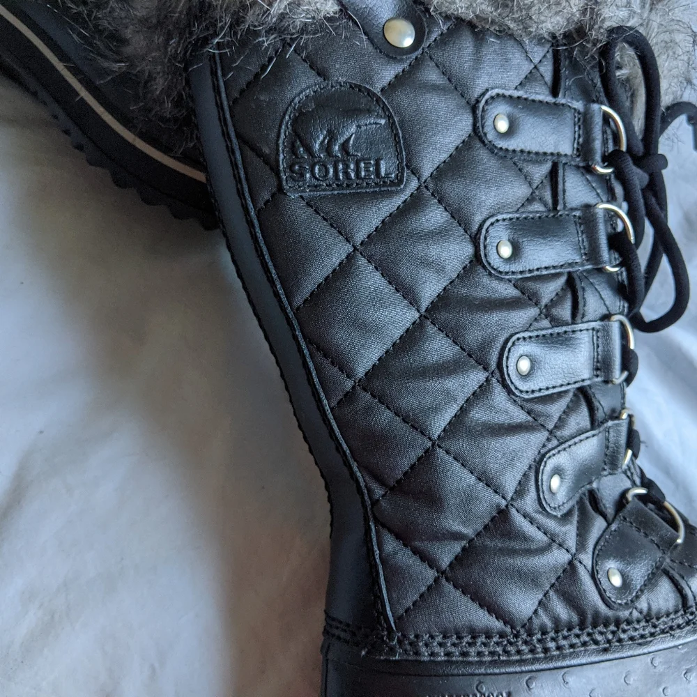 Like New Sorel women Tofino II boots size 6